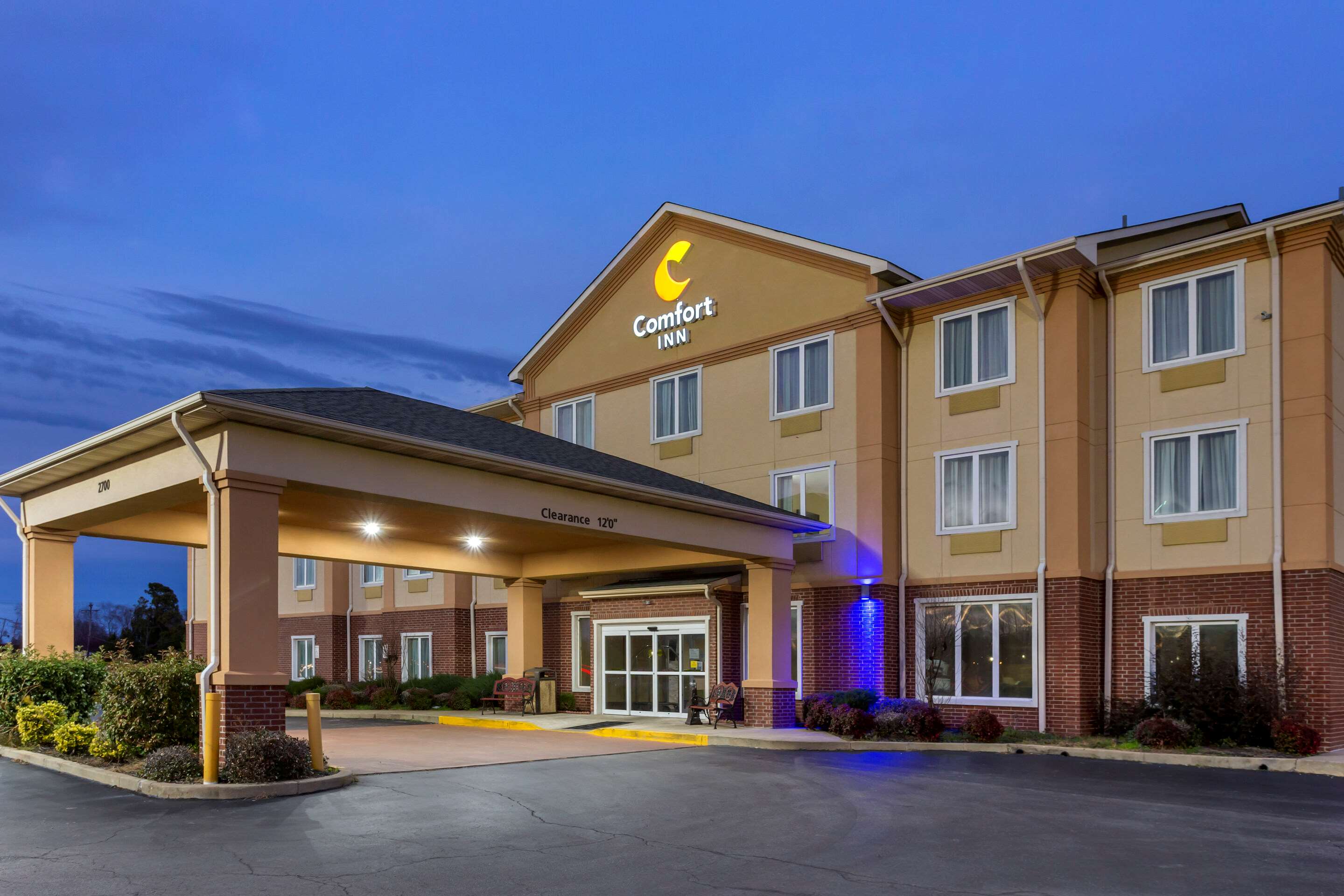 Hotel exterior | Comfort Inn Marion