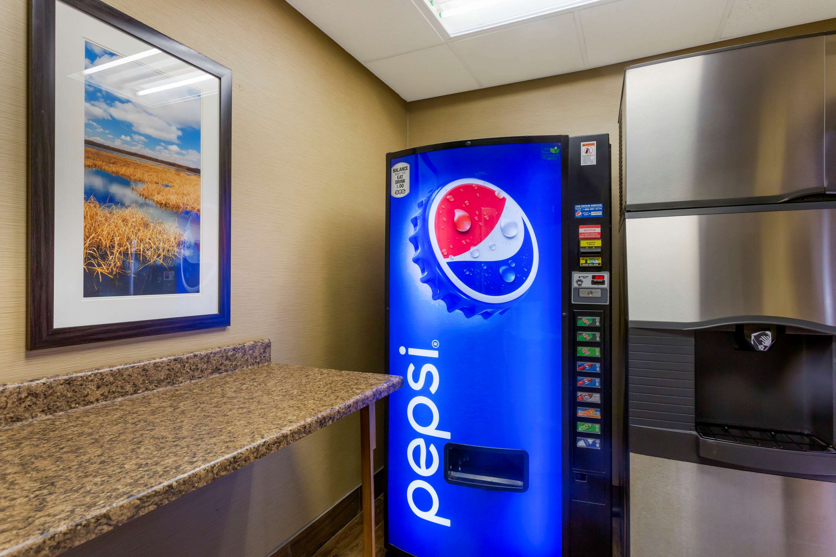 Hotel vending area | Comfort Inn Marion