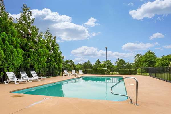 Pool - Quality Inn Heber Springs
