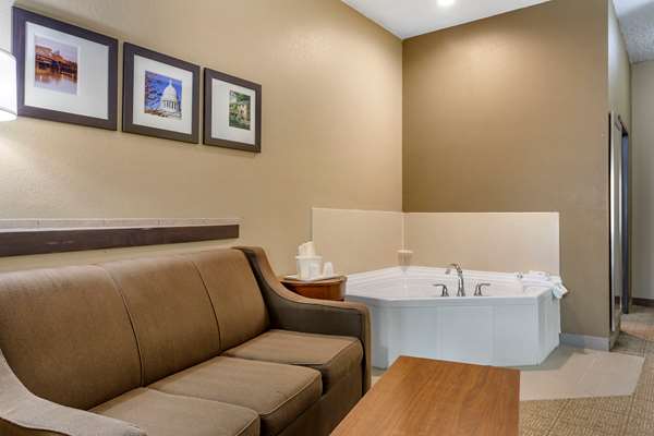 Suite - Comfort Suites Jonesboro
