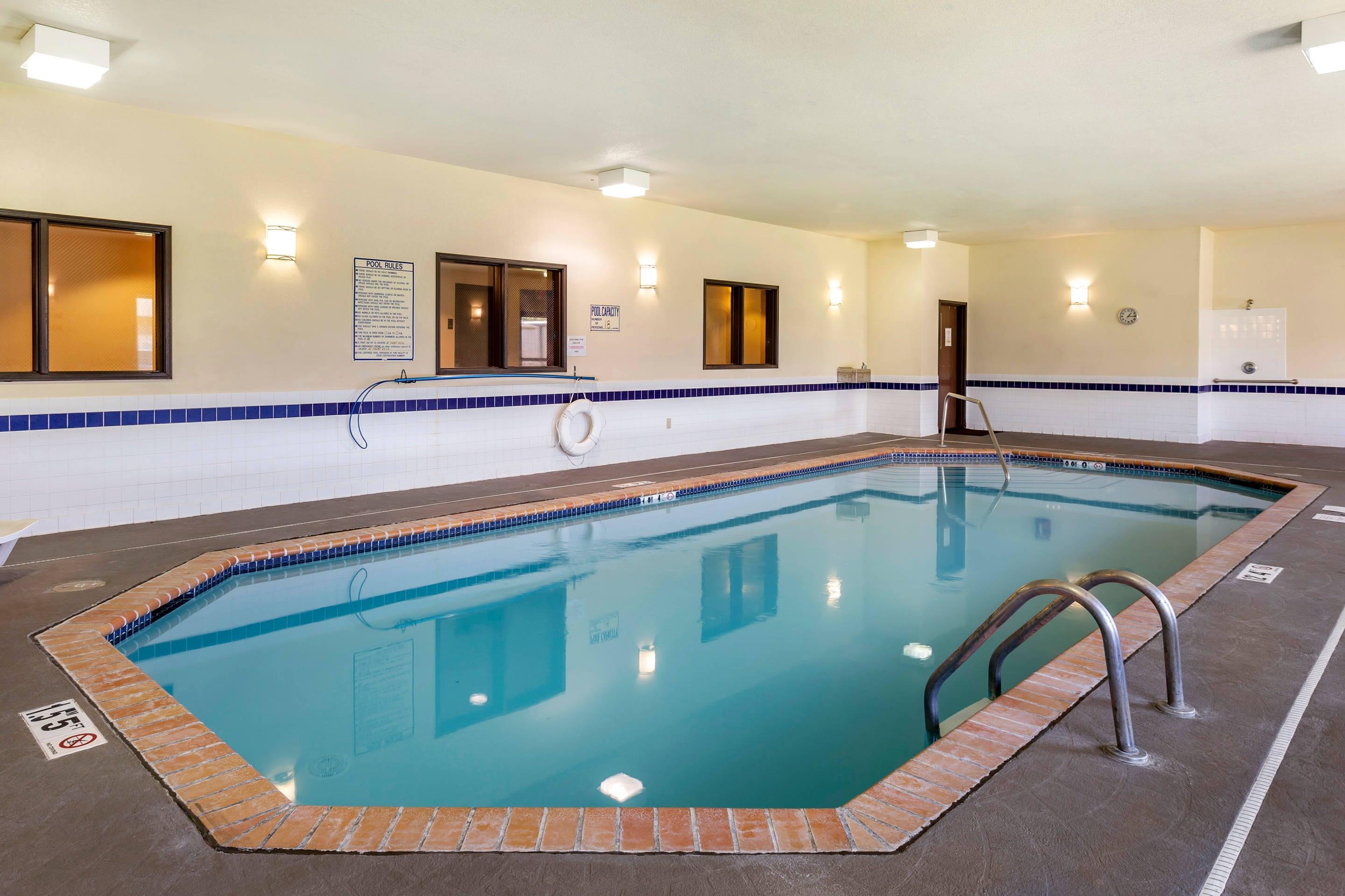 Indoor pool | Comfort Suites Jonesboro University Area