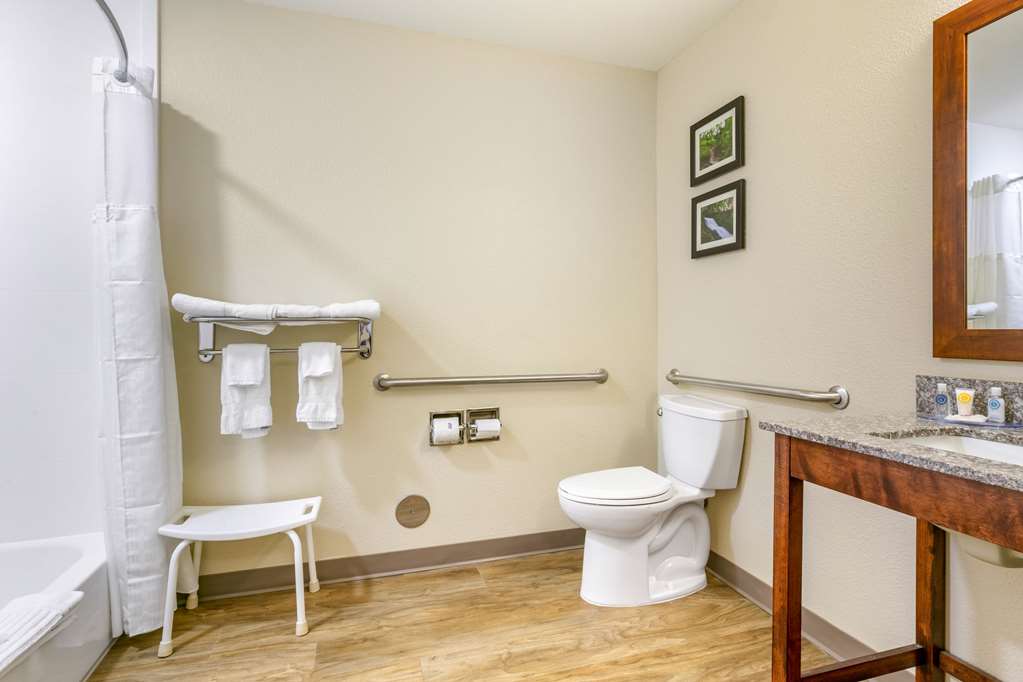 COMFORT INN AND SUITES VAN BUREN-FT-guestroom-Guest Room,Bathroom,On-Site.jpg