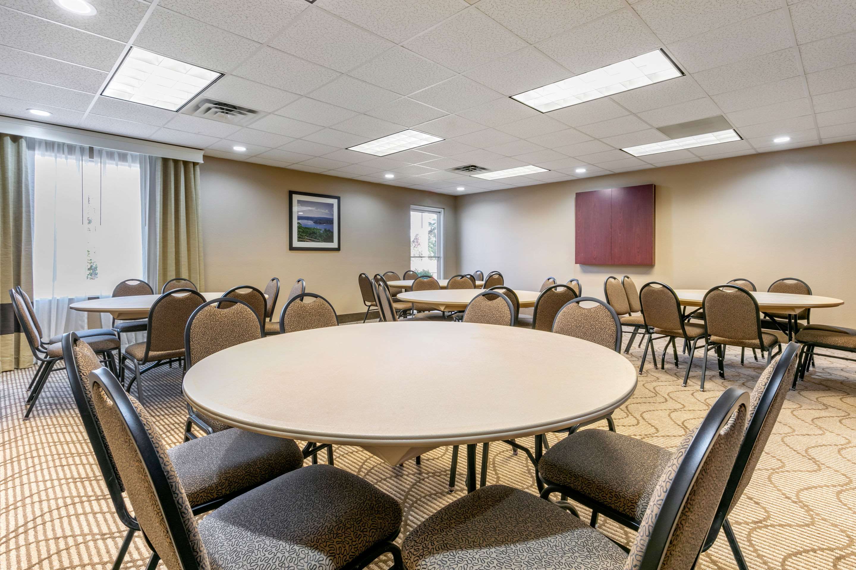 Meeting room | Comfort Inn & Suites Van Buren - Fort Smith