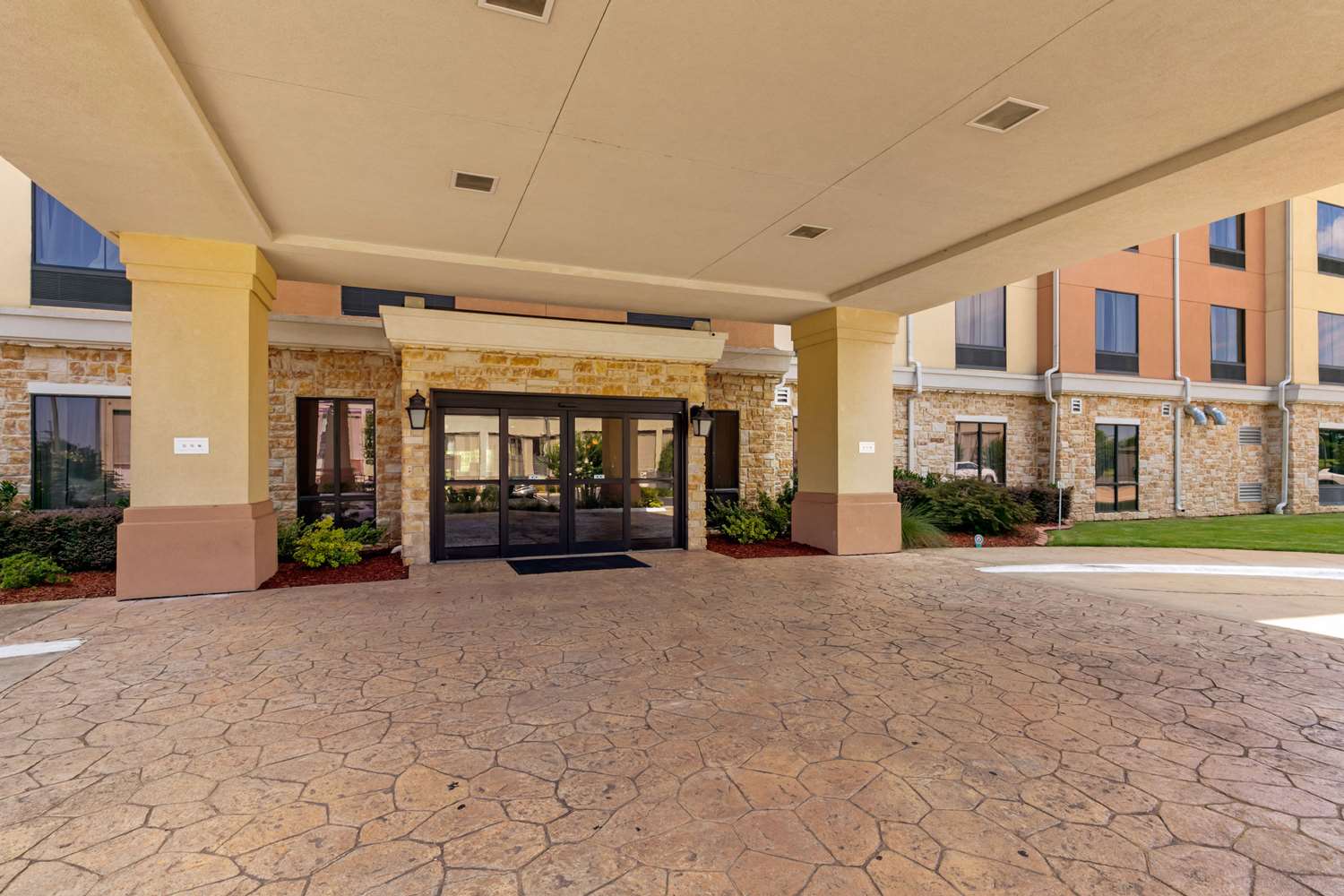 Comfort Suites Forrest City, AR See Discounts