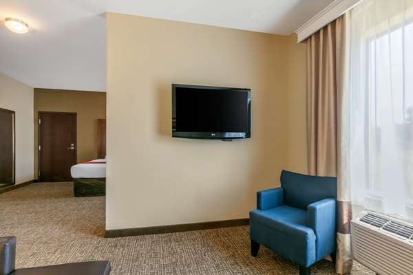 Suite - Comfort Suites Forrest City - I-40, Exit 241