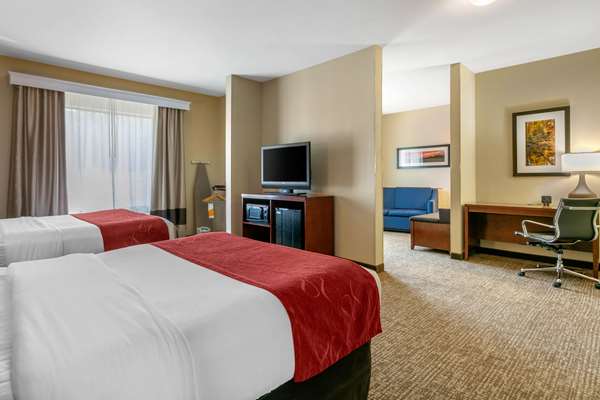 Suite - Comfort Suites Forrest City - I-40, Exit 241