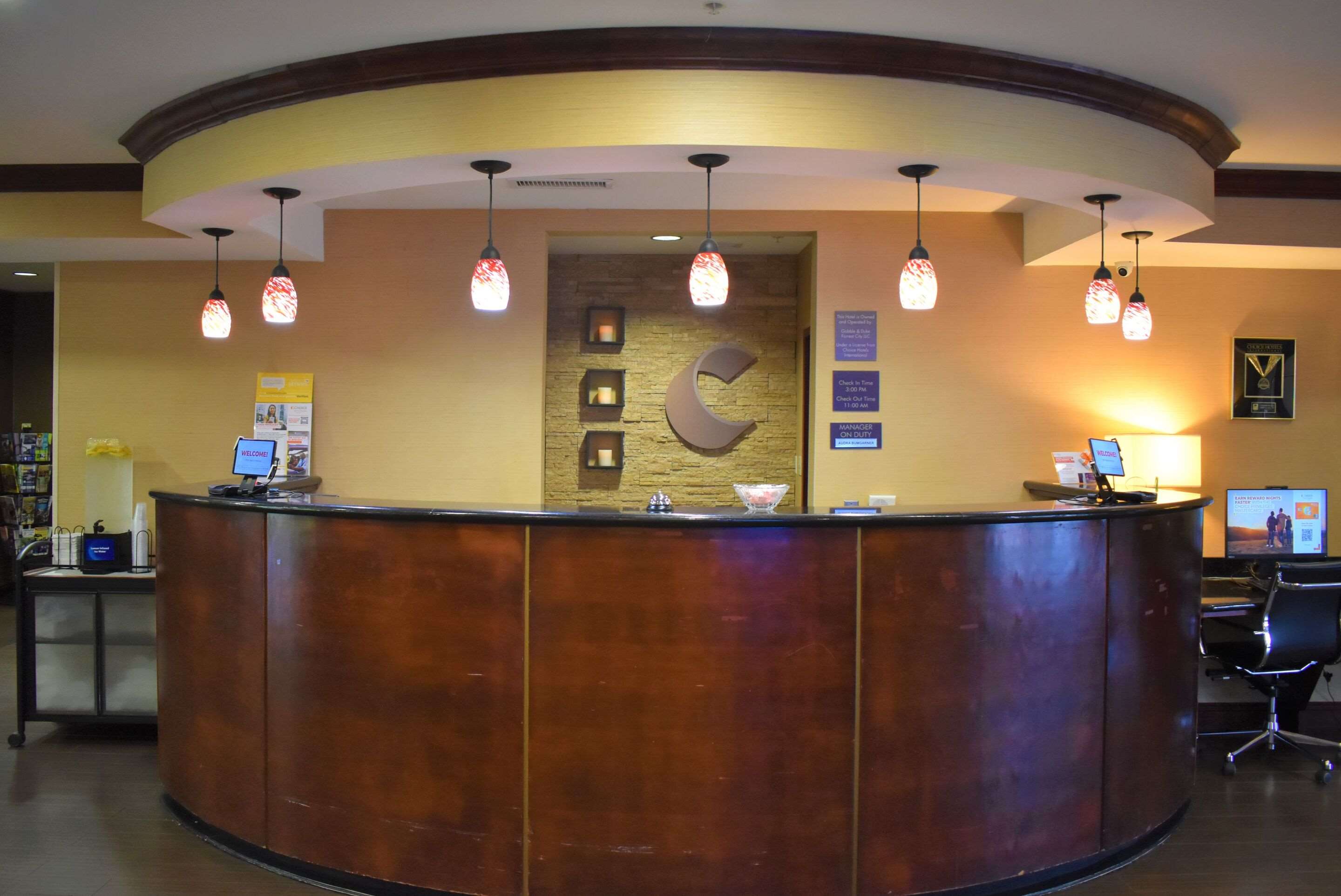 Front desk | Comfort Suites Forrest City
