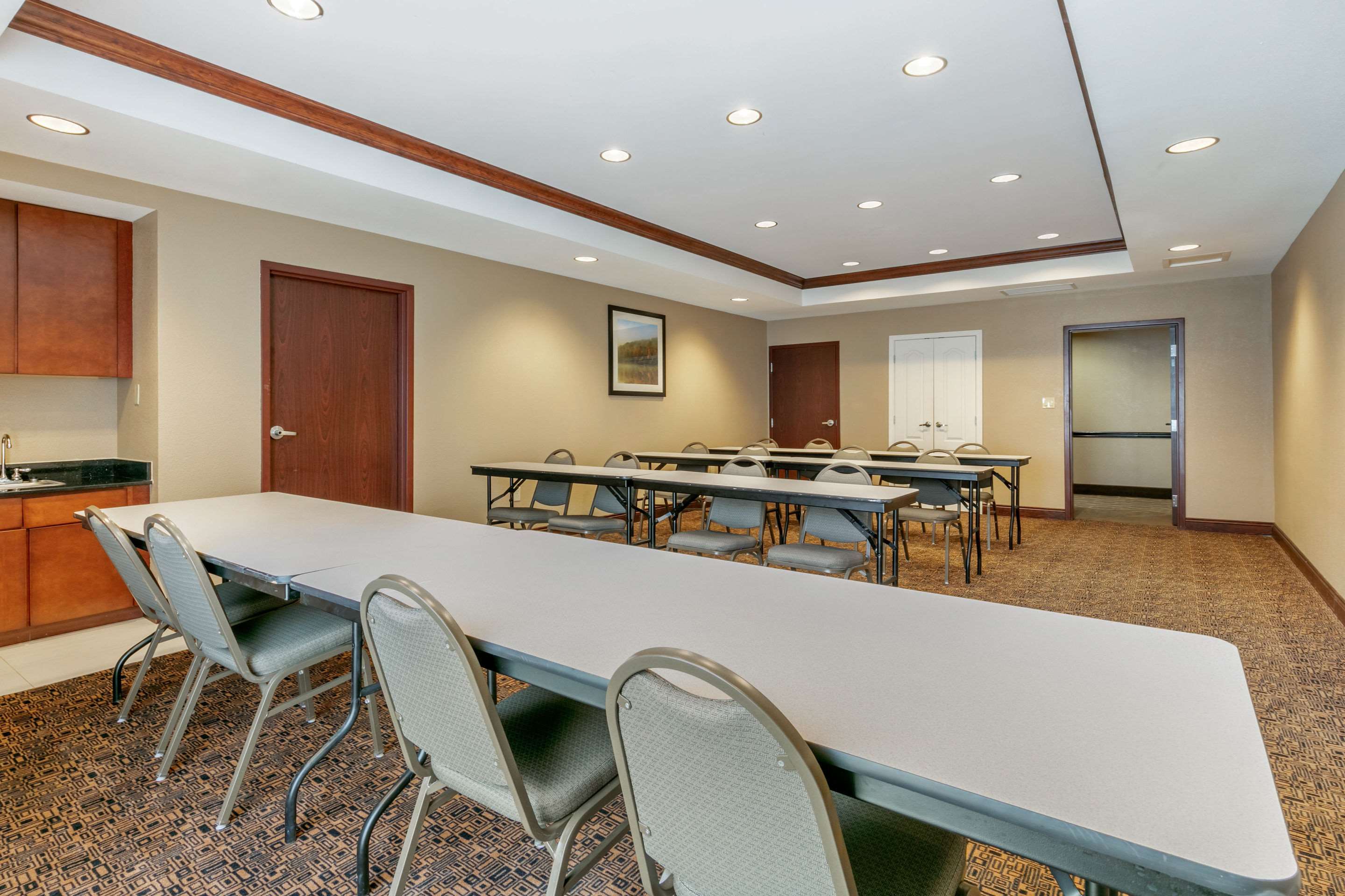 Meeting room | Comfort Suites Forrest City