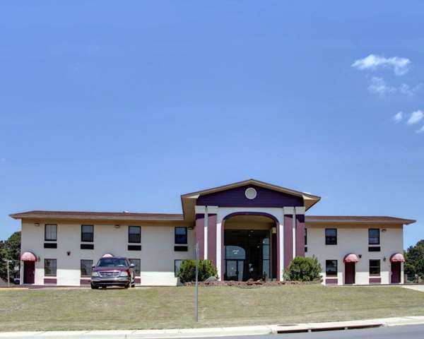 Exterior view - Econo Lodge Conference Center El Dorado