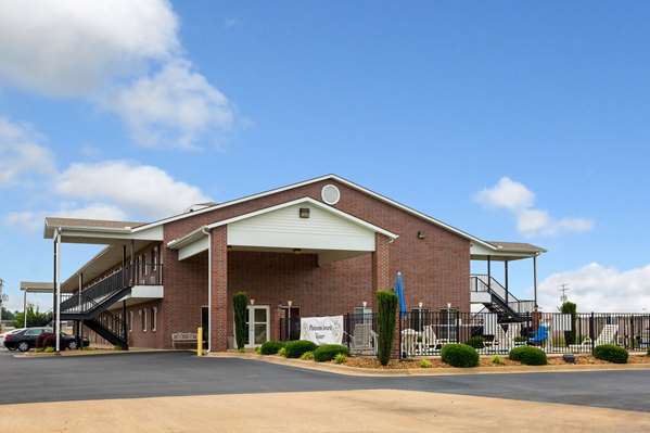 Exterior view - Econo Lodge Inn & Suites Searcy