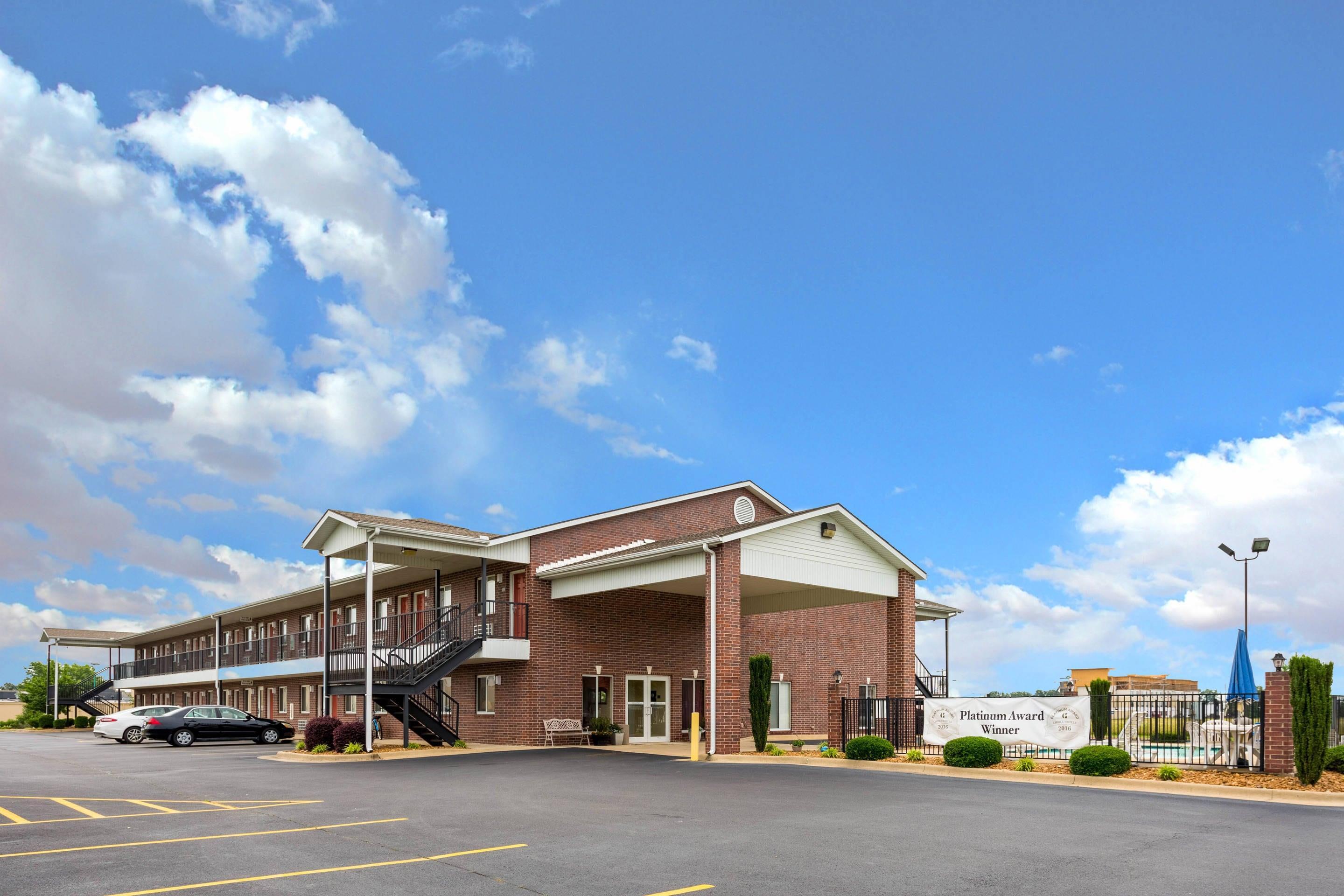 Hotel exterior | Econo Lodge Inn & Suites Searcy