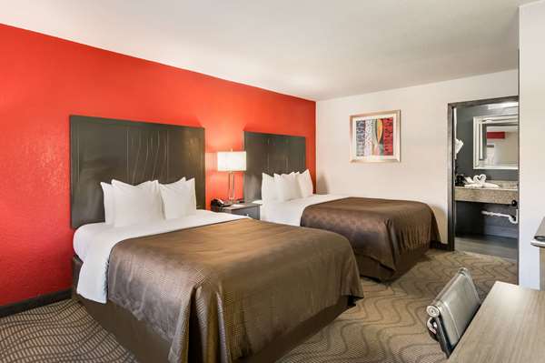 Suite - Clarion Inn & Suites Russellville - I-40, Exit 81