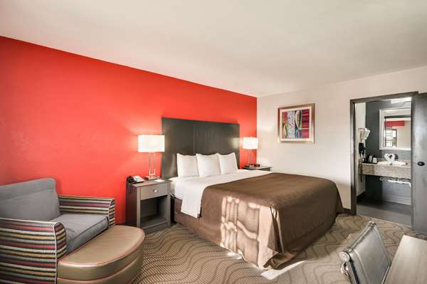 Suite - Clarion Inn & Suites Russellville - I-40, Exit 81