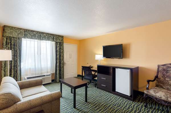 Suite - Quality Inn Siloam Springs