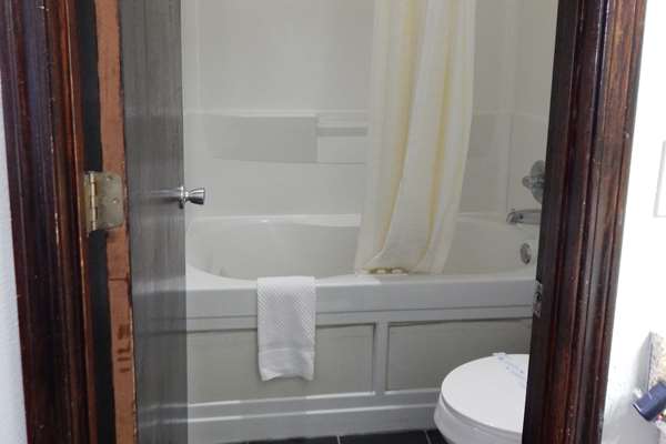Suite - Quality Inn Siloam Springs