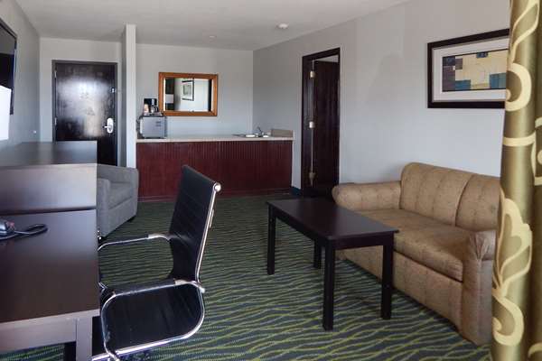 Suite - Quality Inn Siloam Springs