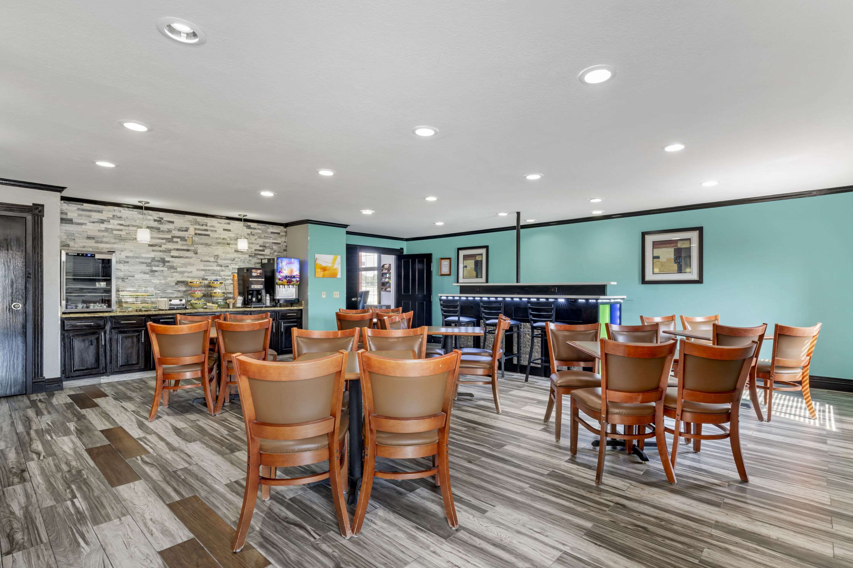 Breakfast area