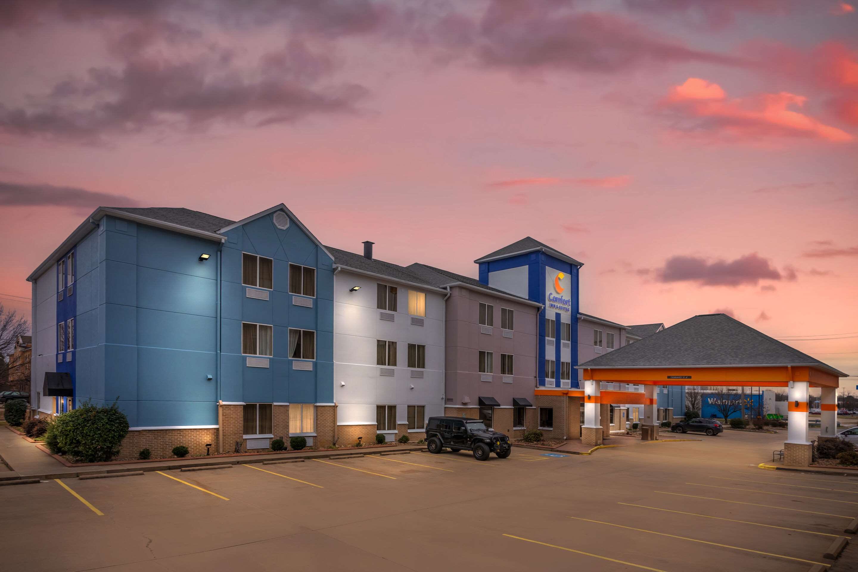 Twilight | Comfort Inn & Suites Conway