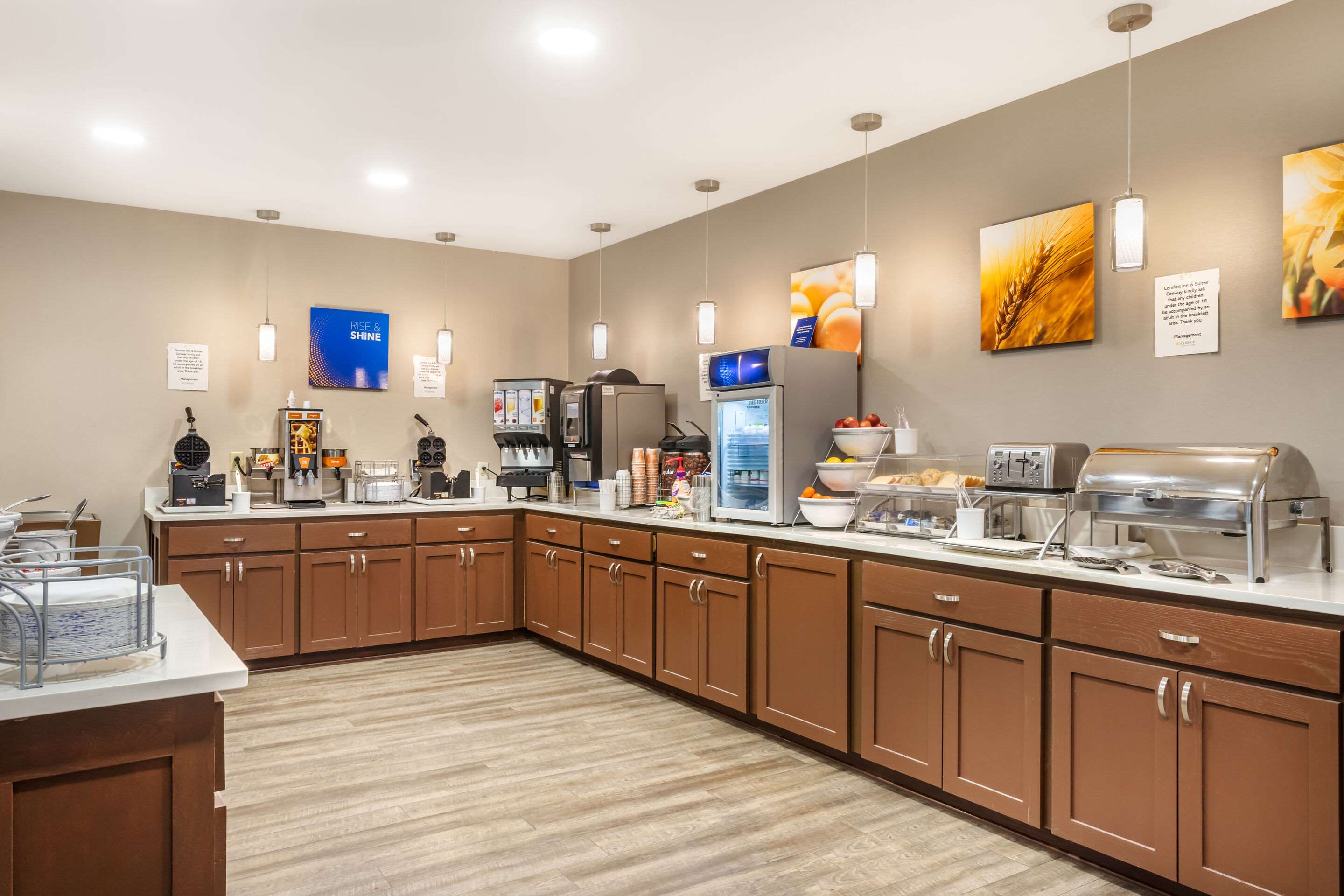 Breakfast area | Comfort Inn & Suites Conway