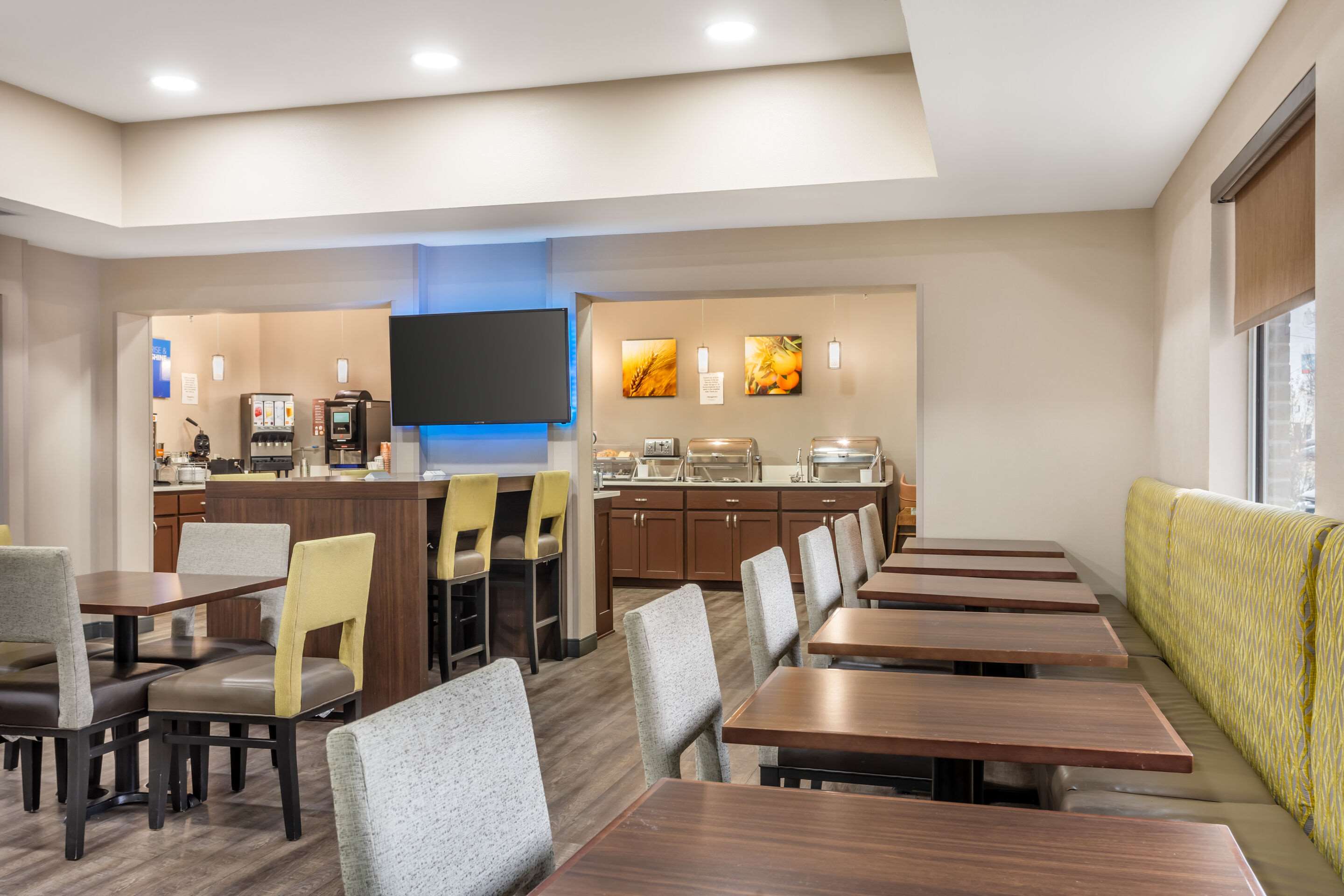Breakfast area | Comfort Inn & Suites Conway