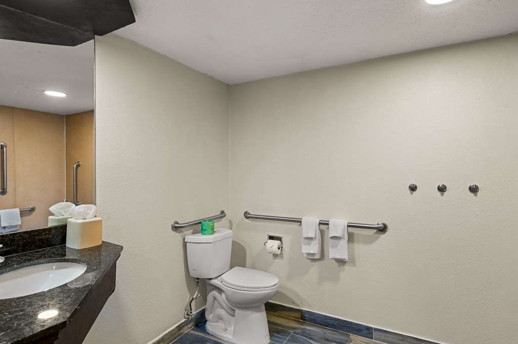 QUALITY INN AND SUITES NORTH LITTLE-guestroom-Guest Room,Bathroom,On-Site.jpg
