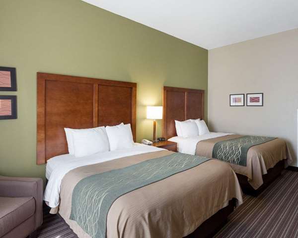  - Comfort Inn & Suites Fayetteville - I-49, Exit 64
