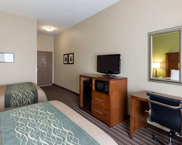  - Comfort Inn & Suites Fayetteville - I-49, Exit 64