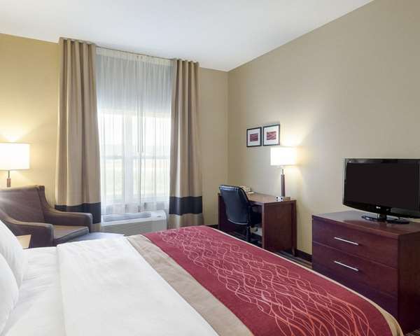 Suite - Comfort Inn & Suites Fayetteville - I-49, Exit 64