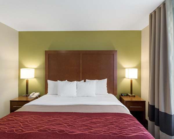 Suite - Comfort Inn & Suites Fayetteville - I-49, Exit 64