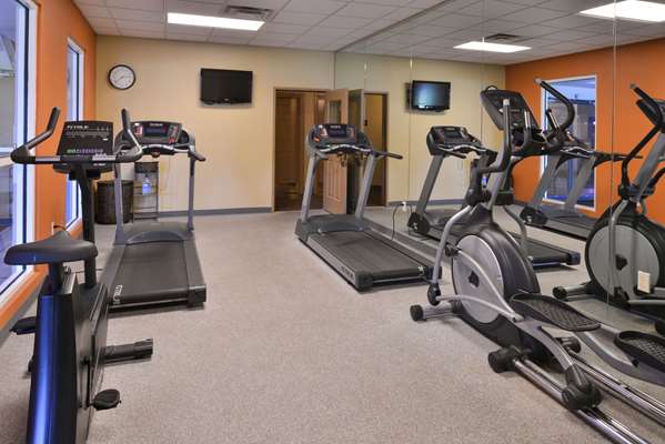 Fitness/ Exercise Room - Comfort Inn & Suites Fayetteville - I-49, Exit 64