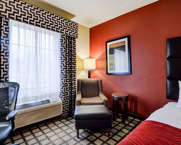  - Comfort Inn & Suites Fort Smith - I-540, Exit 8