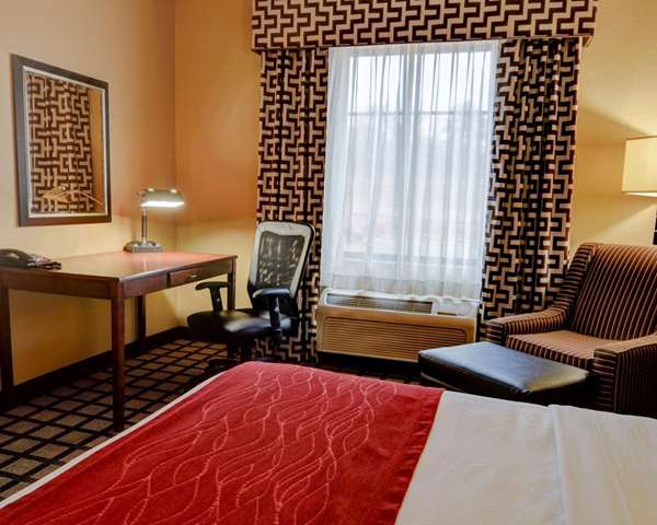  - Comfort Inn & Suites Fort Smith - I-540, Exit 8