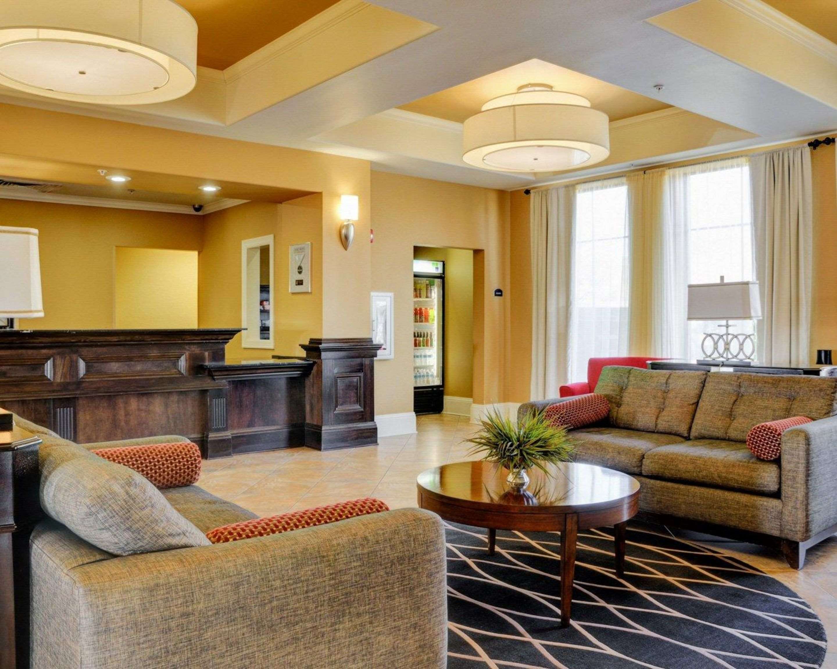 Sitting area | Comfort Inn & Suites Fort Smith I-540