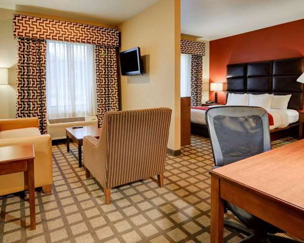 Suite - Comfort Inn & Suites Fort Smith - I-540, Exit 8