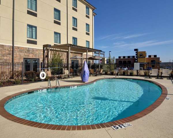 Pool - Comfort Inn & Suites Fort Smith - I-540, Exit 8