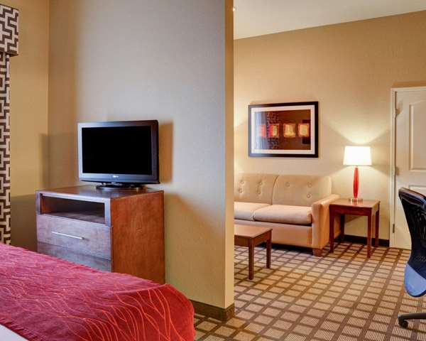 Suite - Comfort Inn & Suites Fort Smith - I-540, Exit 8