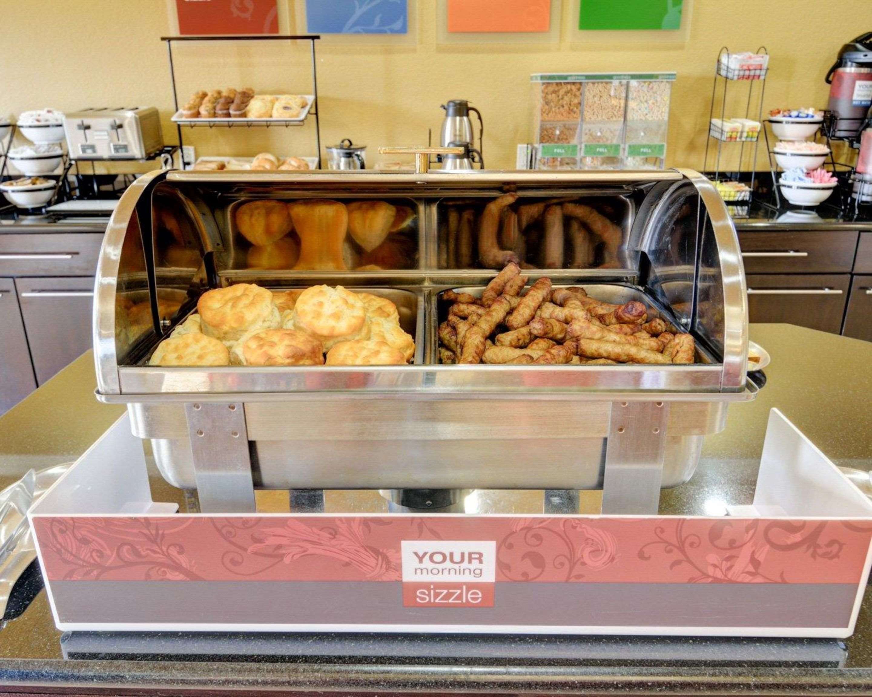 Free hot breakfast | Comfort Inn & Suites Fort Smith I-540
