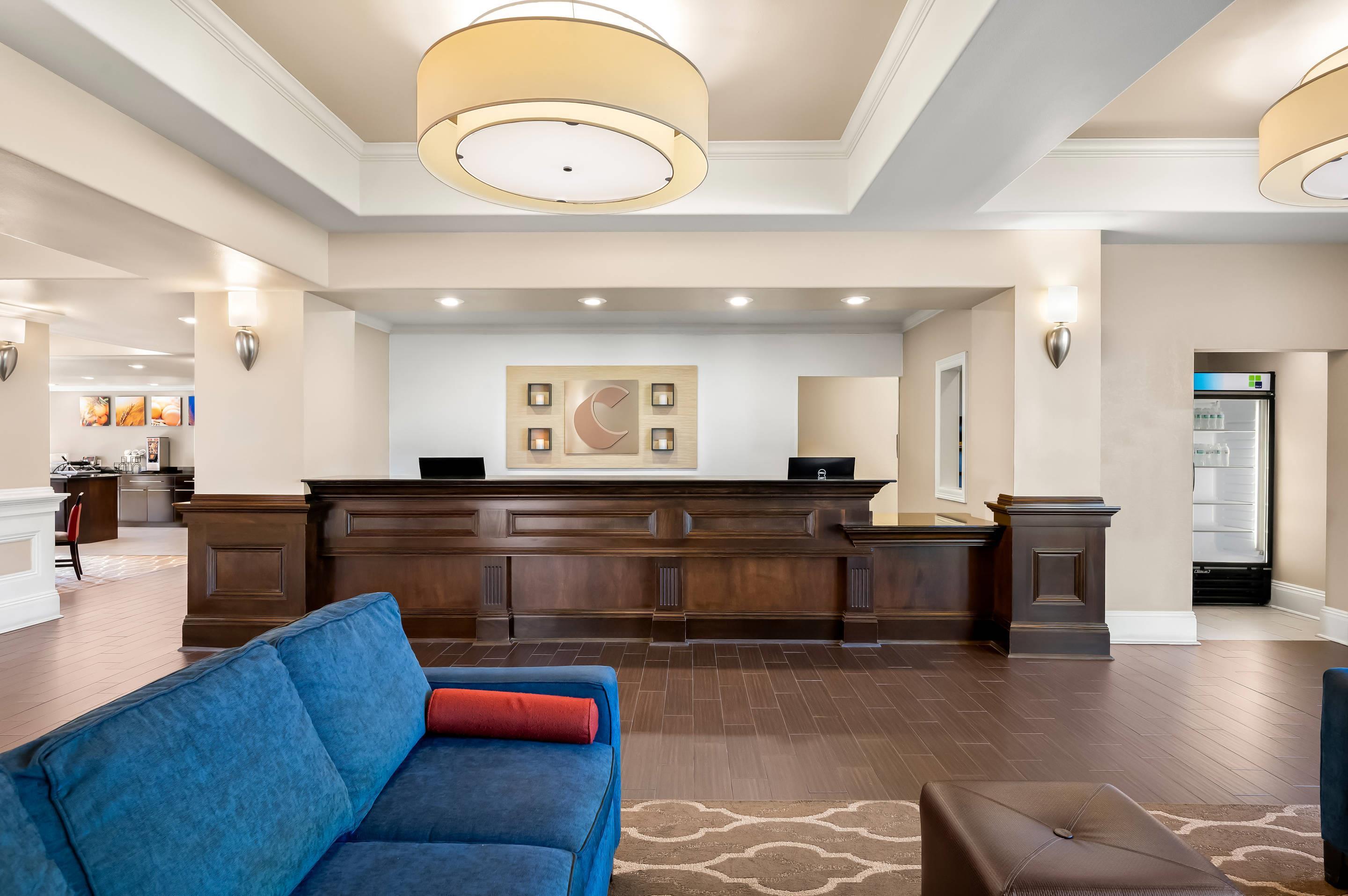 Hotel lobby | Comfort Inn & Suites Fort Smith I-540