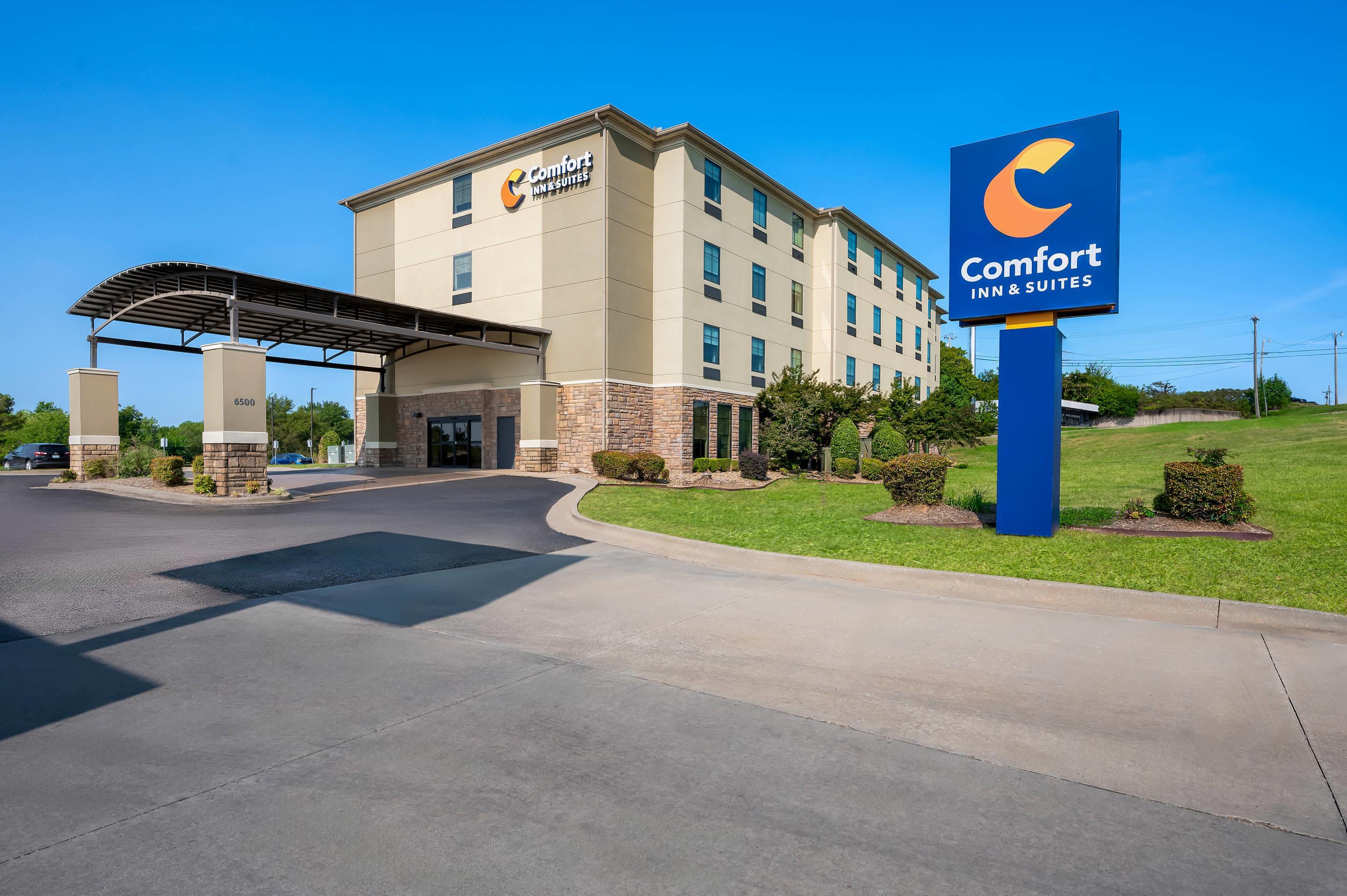 Hotel exterior | Comfort Inn & Suites Fort Smith I-540