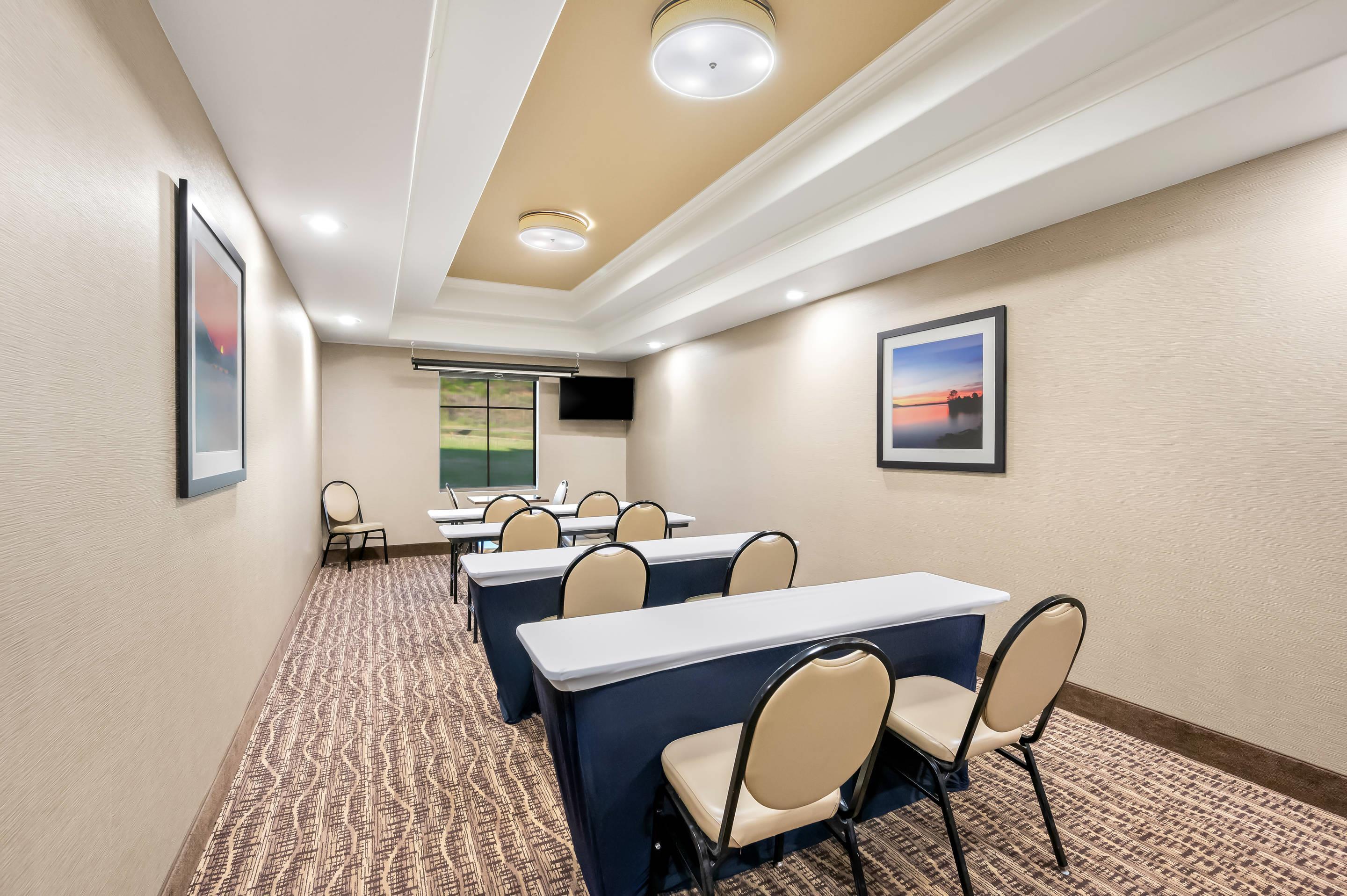 Meeting room | Comfort Inn & Suites Fort Smith I-540