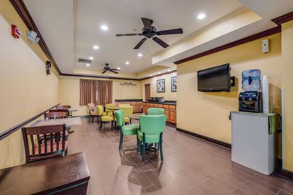 Amenities - Econo Lodge Inn & Suites Little Rock - I-30, Exit 130