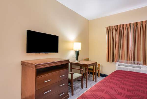  - Econo Lodge Inn & Suites Little Rock - I-30, Exit 130