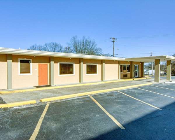Exterior view - Rodeway Inn Hot Springs