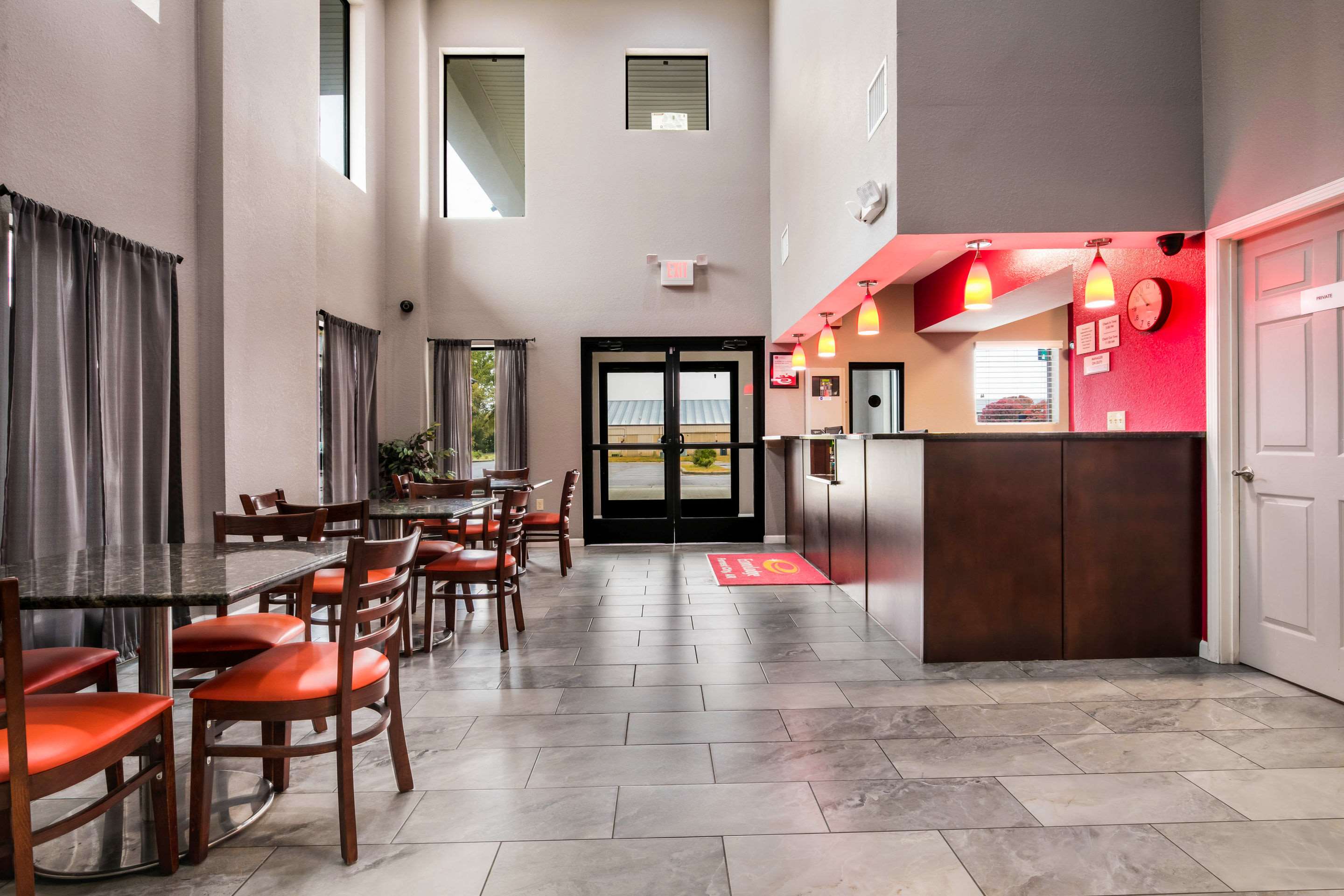 Hotel lobby | Econo Lodge Forrest City