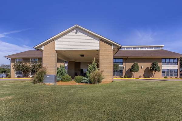 Exterior view - Quality Inn & Suites Stuttgart