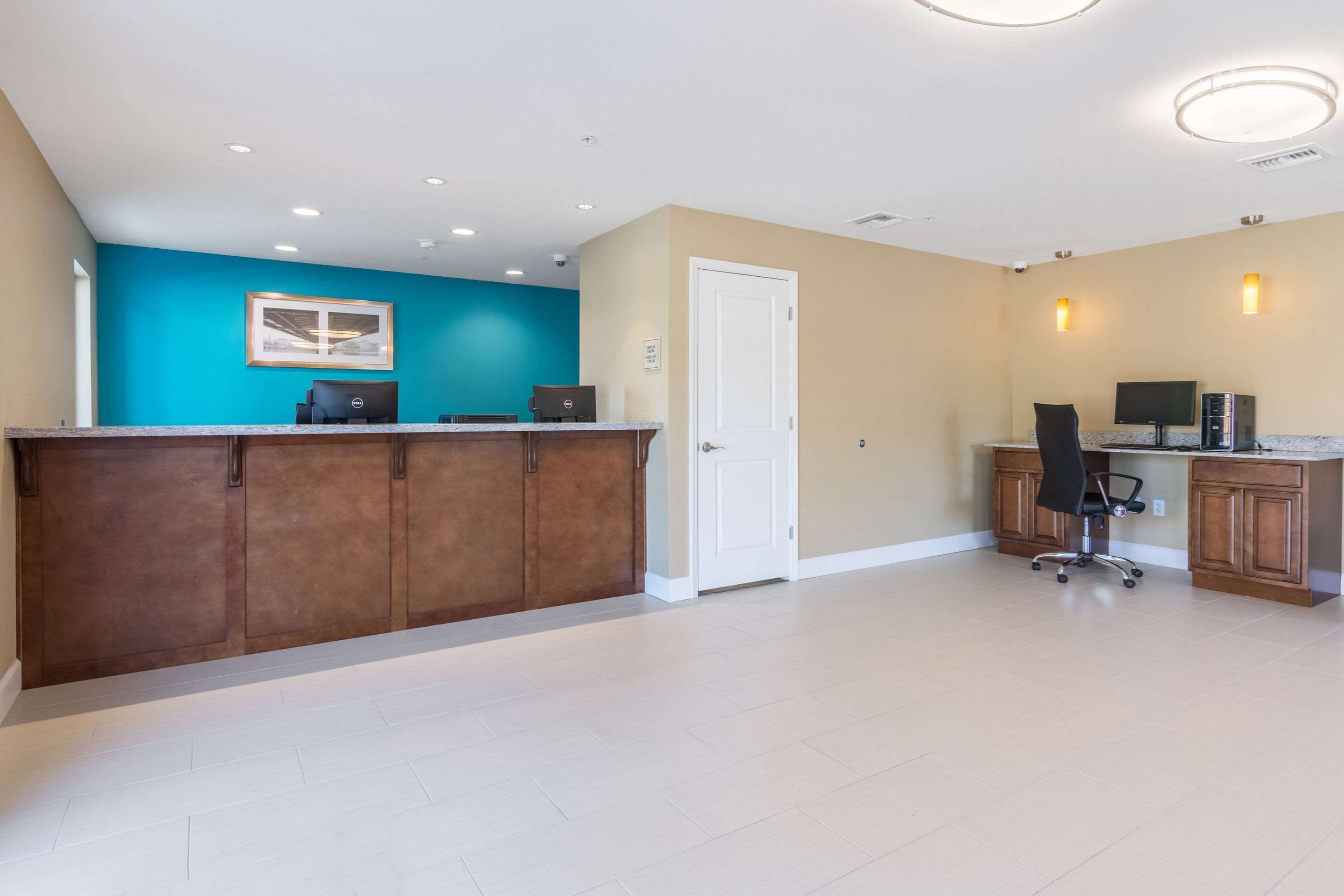 Hotel lobby | Econo Lodge Inn & Suites North Little Rock