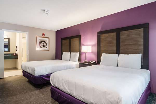  - Econo Lodge Inn & Suites Downtown North Little Rock - I-30, Exit 141