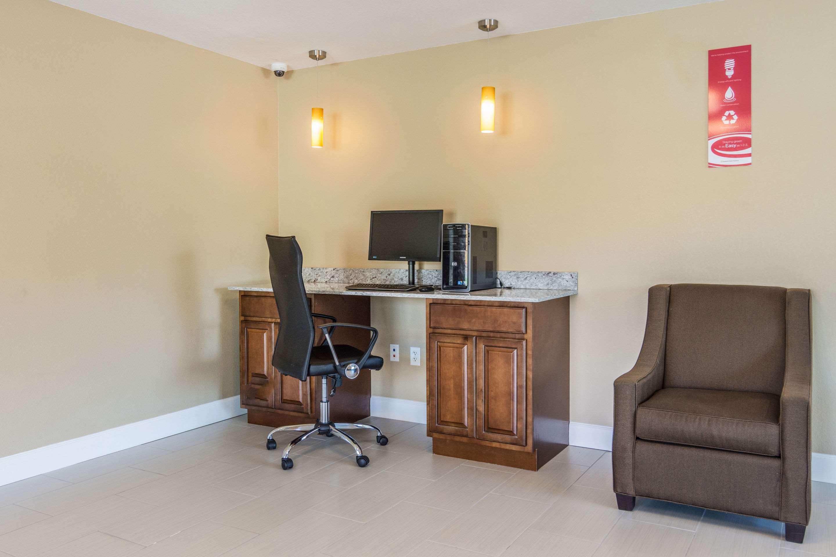 Business center | Econo Lodge Inn & Suites North Little Rock