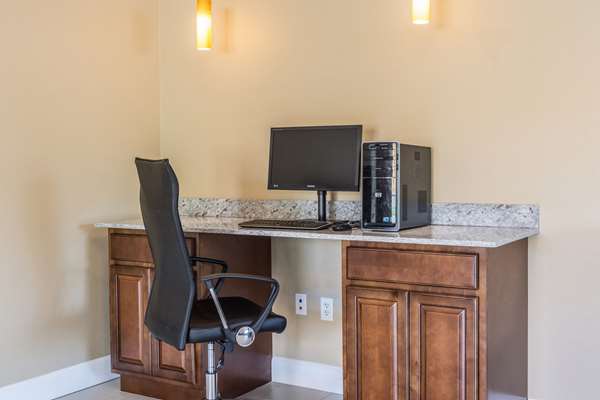 Conference Area - Econo Lodge Inn & Suites Downtown North Little Rock - I-30, Exit 141