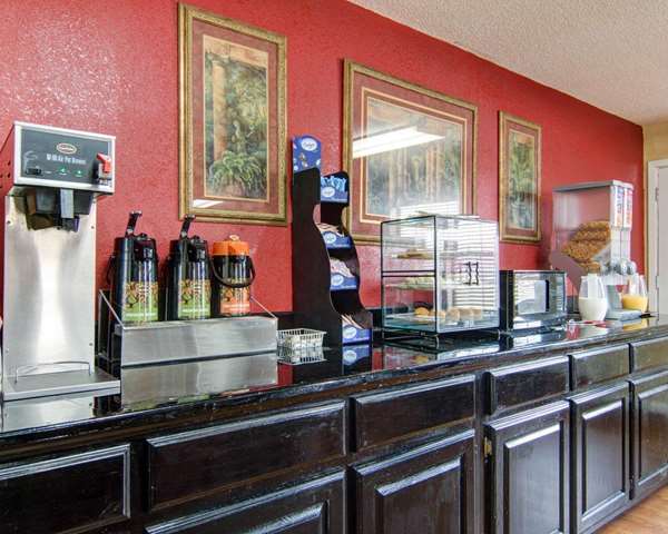 Amenities - Econo Lodge Pine Bluff